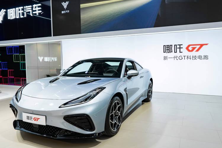 惠州惠城区新隆辉企业管理咨询哪吒汽车在智能汽车领域的表现，领途汽车在新能源汽车市场中的影响力